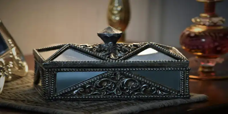 Wealth and Discord: Prophetic Warnings on the Treasures of Persia and Rome